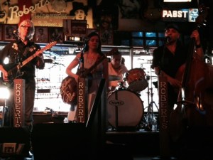 Broadway and 2nd Avenue in the heart of Nashville are lined with pubs, all featuring fantastic Country & Western bands all day and into the wee hours. We randomly picked a place to have a couple of beers and were entertained by an extraordinary band =