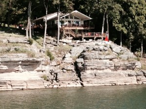 One of many interesting homes along the Tennessee River