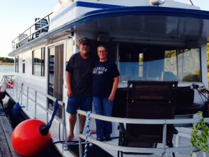 This is Keith and Debby and the houseboat that they plan to live on. Keith was a trucker for years but was forced to retire for health reasons. He sold this boat a year ago, but had to repossess it due to lack of payment. So we met them on the Tenn-Tom as they were bringing it to Mobile, then on to New Orleans where they live. Keith intends to earn a living buying older boats, fixing them up, then selling them.