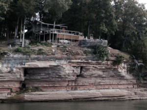 Notice the hot tub in the rock enclosure overlooking the edge of the cliff.  I could live here....