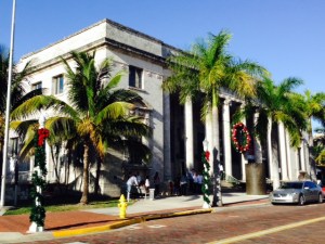 The Sidney & Berne Davis Art Center in the heart of downtown is a magnificently restored building which hosts live theater, exhibits, and other activities throughout the year