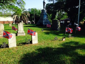I just commented in my last post that I had seen no Confederate flags in South Carolina - this picture is from the same cemetery as the monument above....